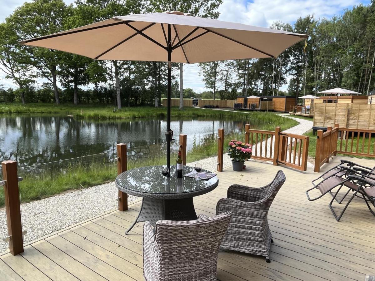 Oak Boutique Lodge Includes Hot Tub Air Con & Dog ยอร์ค ภายนอก รูปภาพ